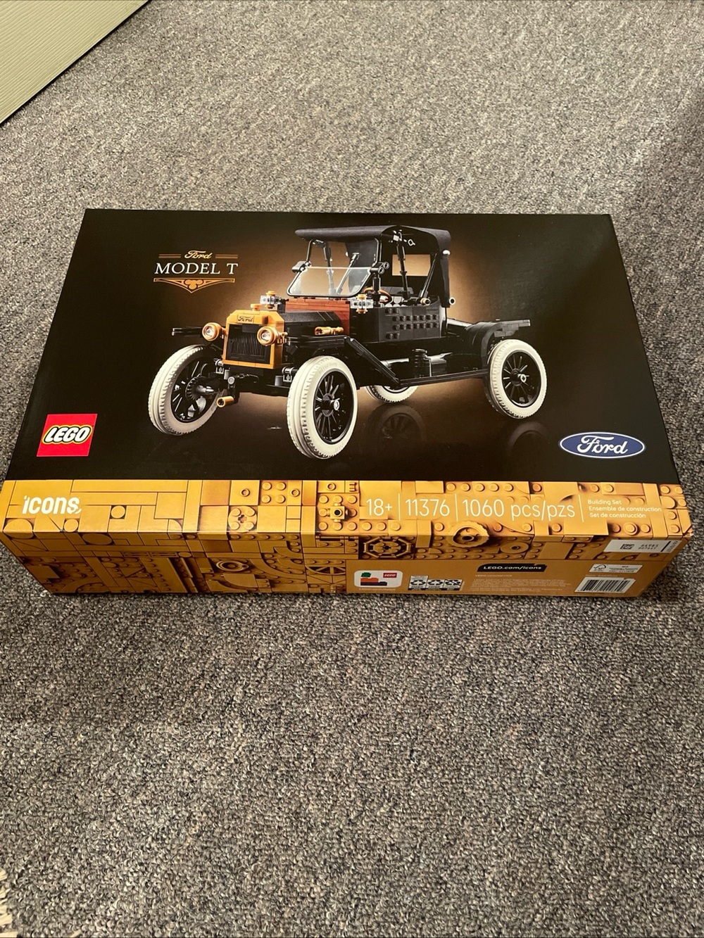 NEW IN BOX LEGO Icons Ford Model T Building Set 18+ 1060 pieces